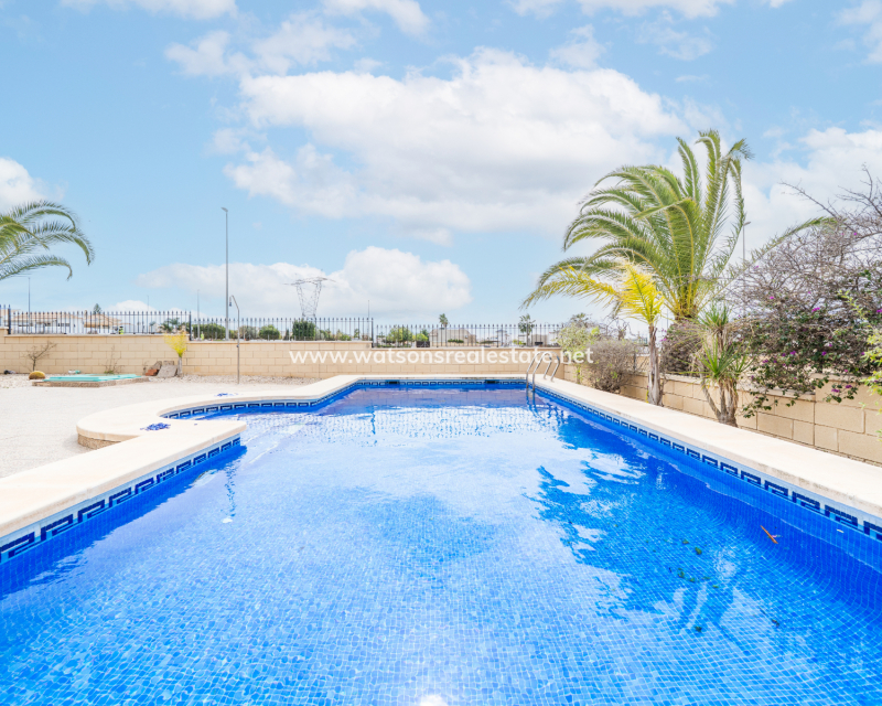 Resale - Fristaende Villa - Urb. La Marina