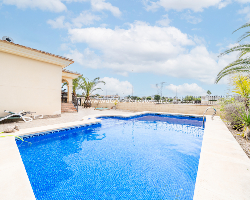 Resale - Fristaende Villa - Urb. La Marina
