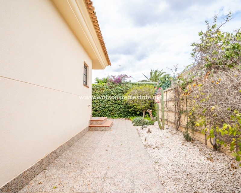 Resale - Fristaende Villa - Urb. La Marina