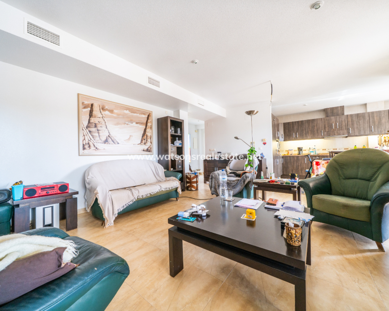 Resale - Fristaende Villa - Urb. La Marina