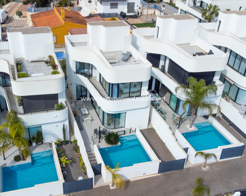 Resale - Fristaende Villa - Urb. La Marina