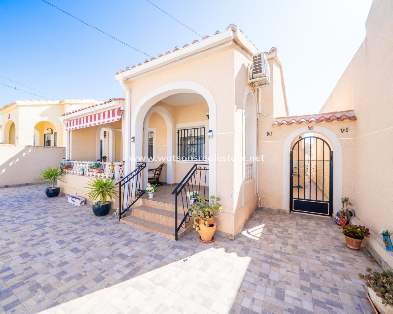 Resale - Fristaende Villa - Urb. La Marina