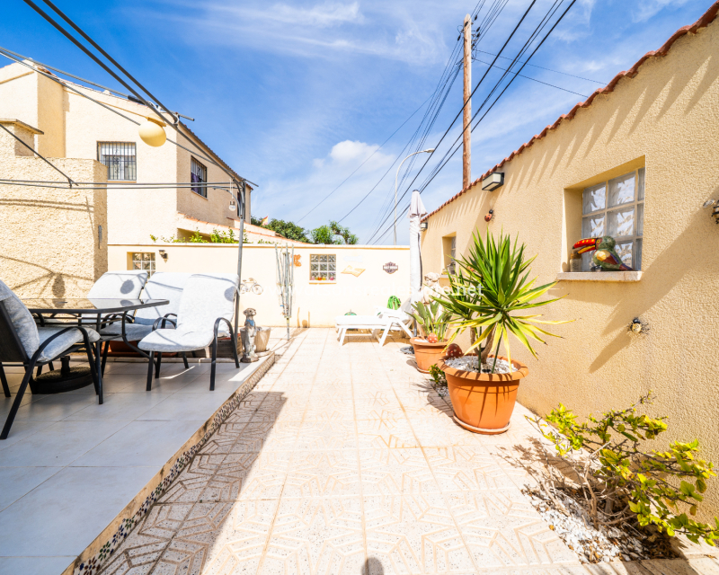 Resale - Fristaende Villa - Urb. La Marina