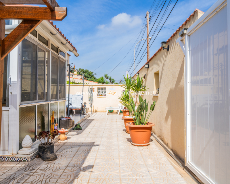 Resale - Fristaende Villa - Urb. La Marina