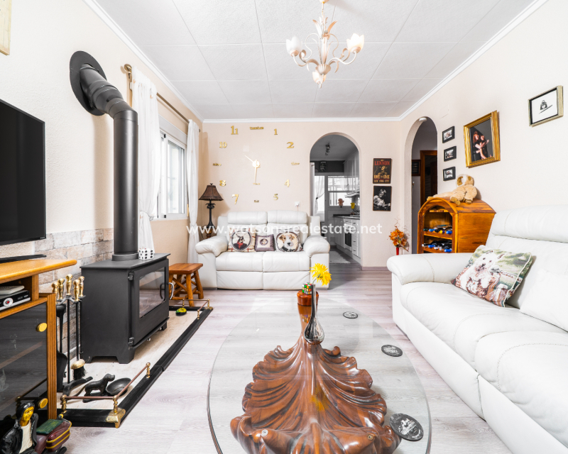 Resale - Fristaende Villa - Urb. La Marina