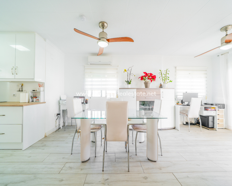Resale - Fristaende Villa - Urb. La Marina