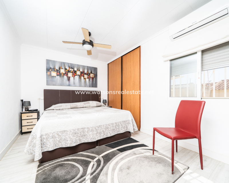 Resale - Fristaende Villa - Urb. La Marina