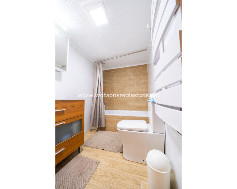 Resale - Fristaende Villa - Urb. La Marina