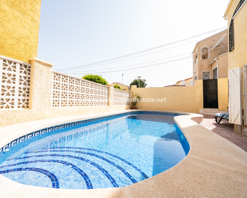 Resale - Fristaende Villa - Urb. La Marina