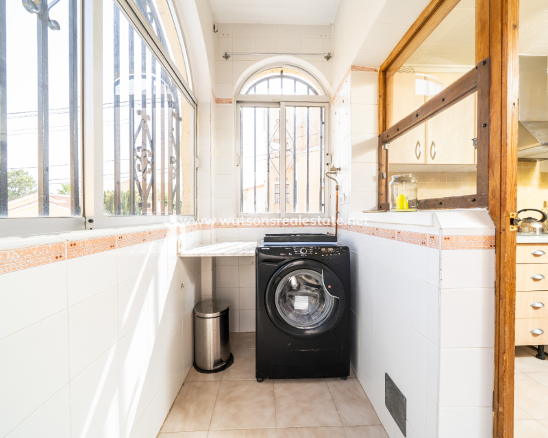 Resale - Fristaende Villa - Urb. La Marina