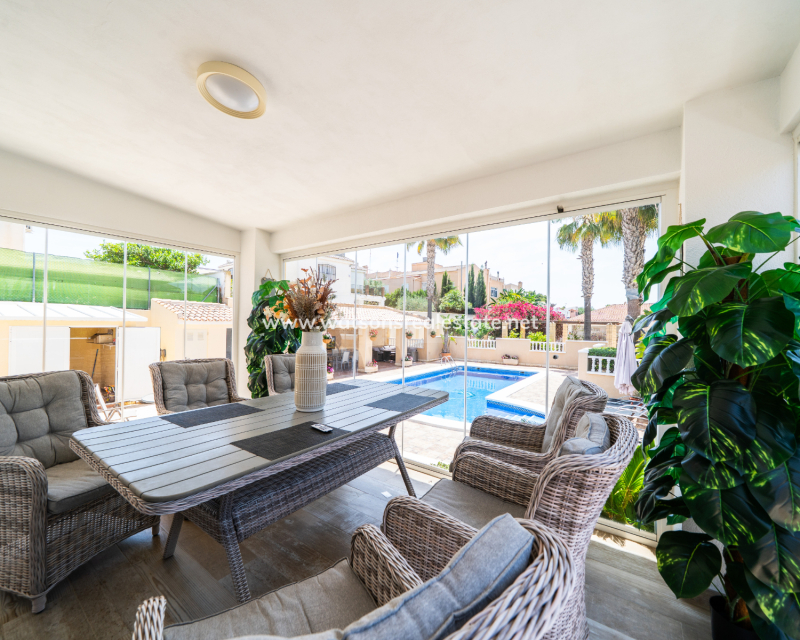 Resale - Fristaende Villa - Urb. La Marina