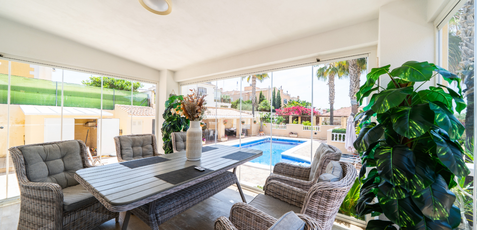 Resale - Fristaende Villa - Urb. La Marina
