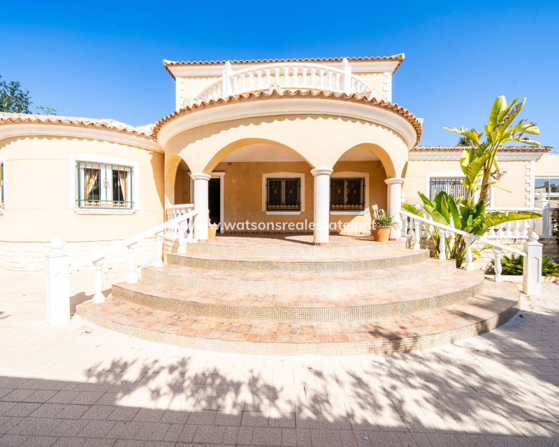Resale - Fristaende Villa - Urb. La Marina