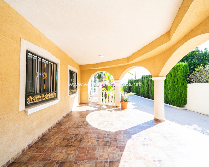 Resale - Fristaende Villa - Urb. La Marina