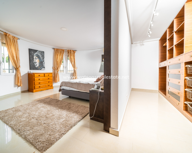 Resale - Fristaende Villa - Urb. La Marina