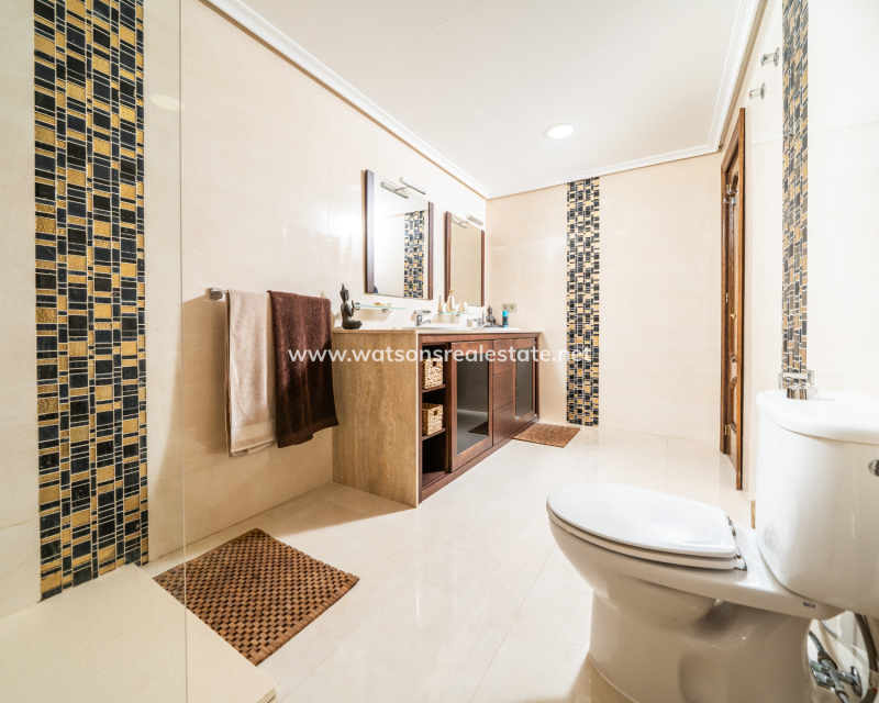 Resale - Fristaende Villa - Urb. La Marina