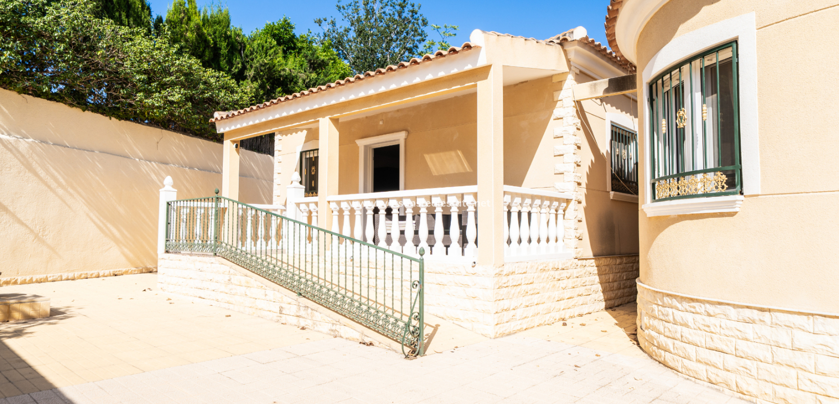 Resale - Fristaende Villa - Urb. La Marina