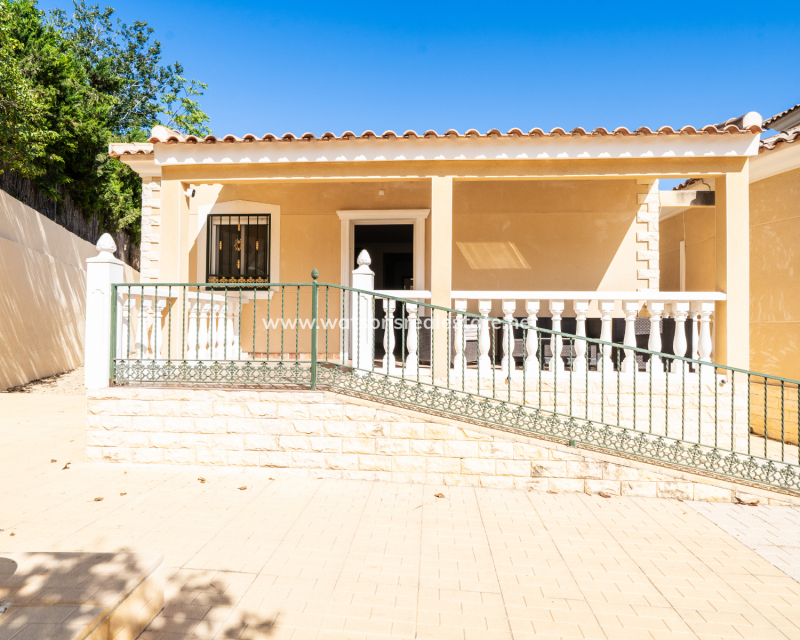 Resale - Fristaende Villa - Urb. La Marina