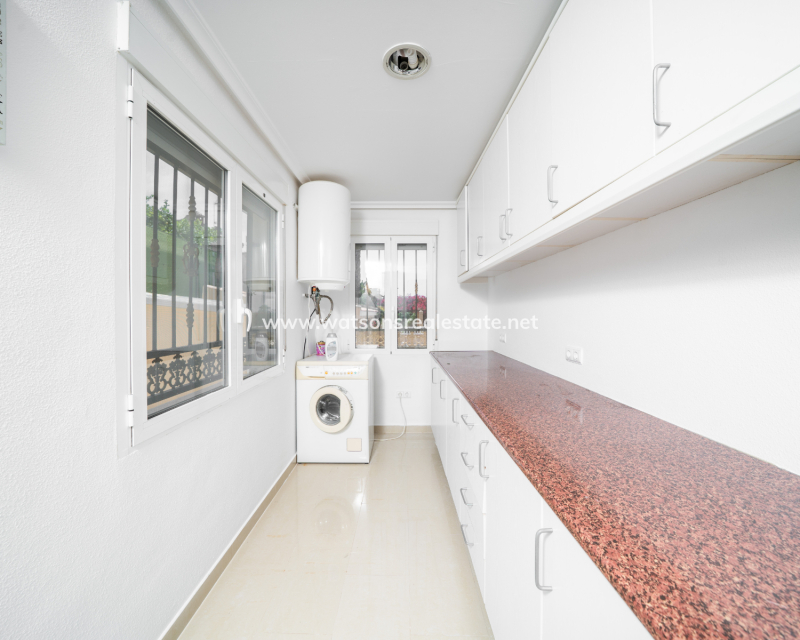 Resale - Fristaende Villa - Urb. La Marina