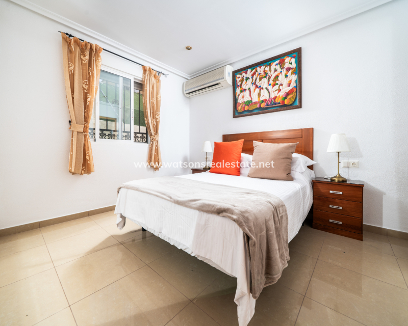 Resale - Fristaende Villa - Urb. La Marina