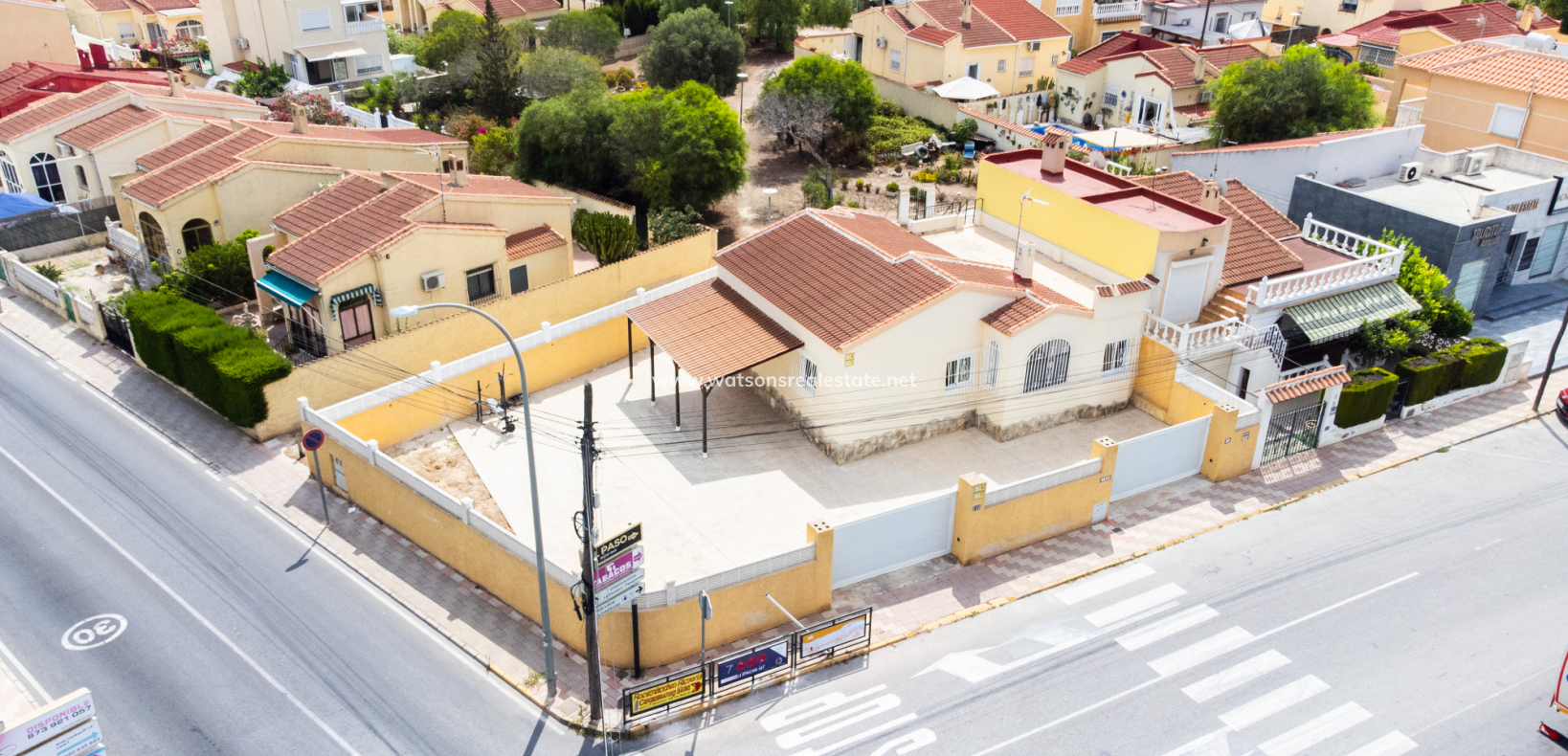 Resale - Fristaende Villa - Urb. La Marina