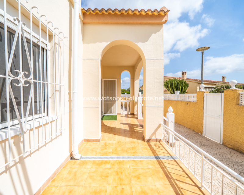 Resale - Fristaende Villa - Urb. La Marina