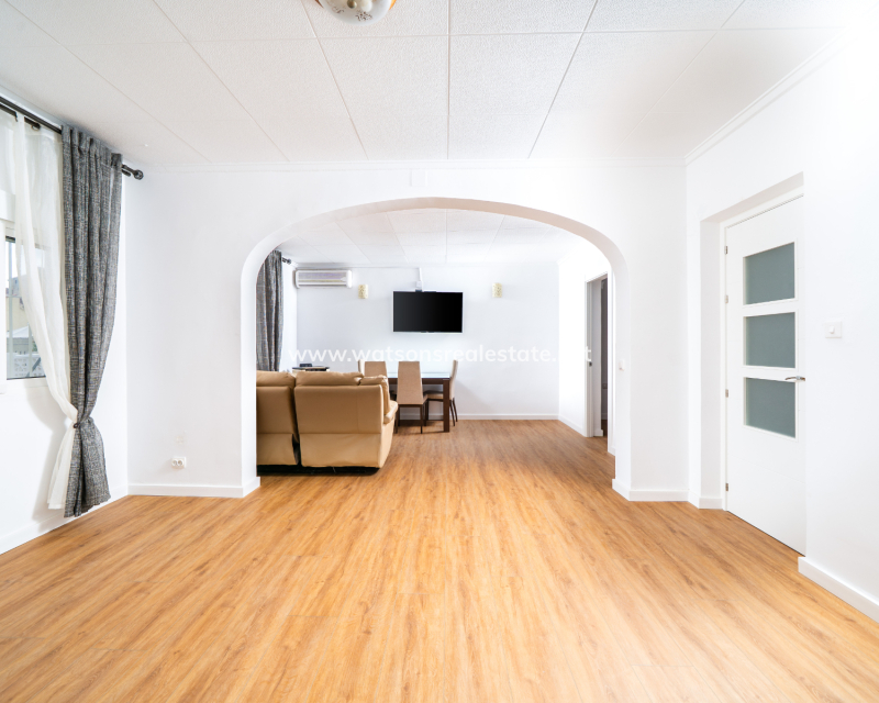 Resale - Fristaende Villa - Urb. La Marina