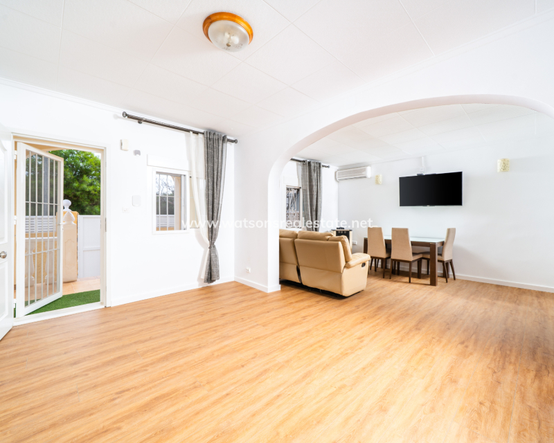 Resale - Fristaende Villa - Urb. La Marina