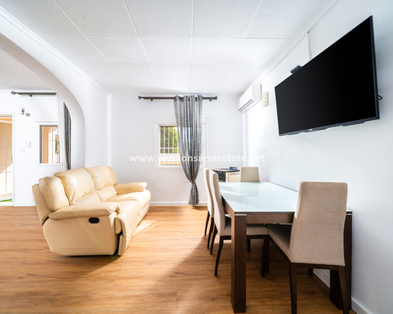 Resale - Fristaende Villa - Urb. La Marina