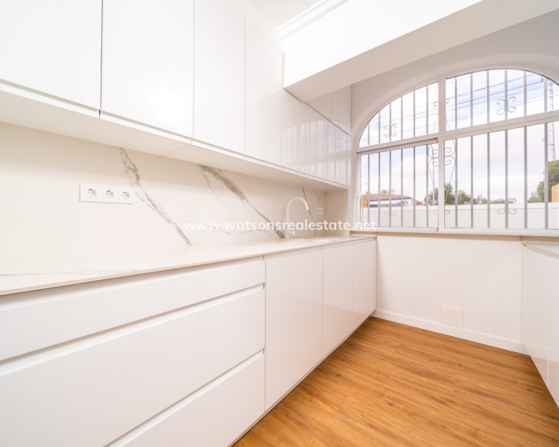 Resale - Fristaende Villa - Urb. La Marina