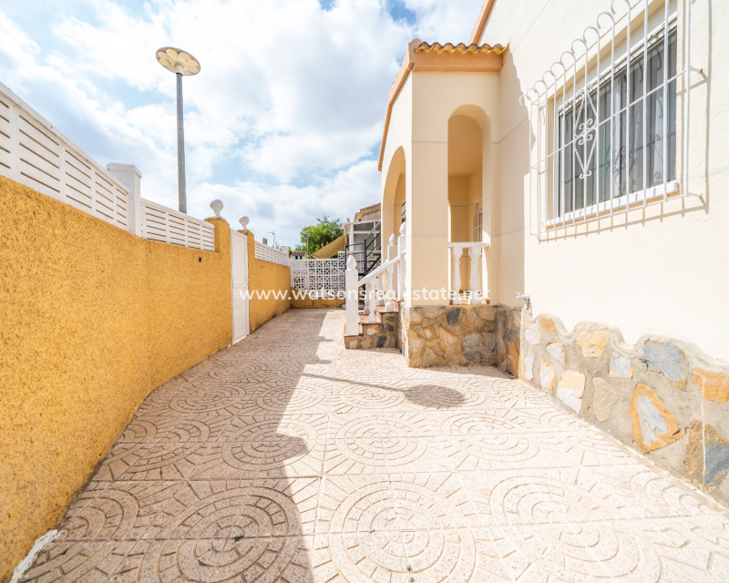 Resale - Fristaende Villa - Urb. La Marina