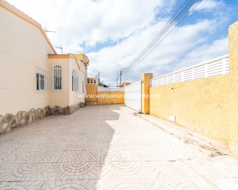 Resale - Fristaende Villa - Urb. La Marina