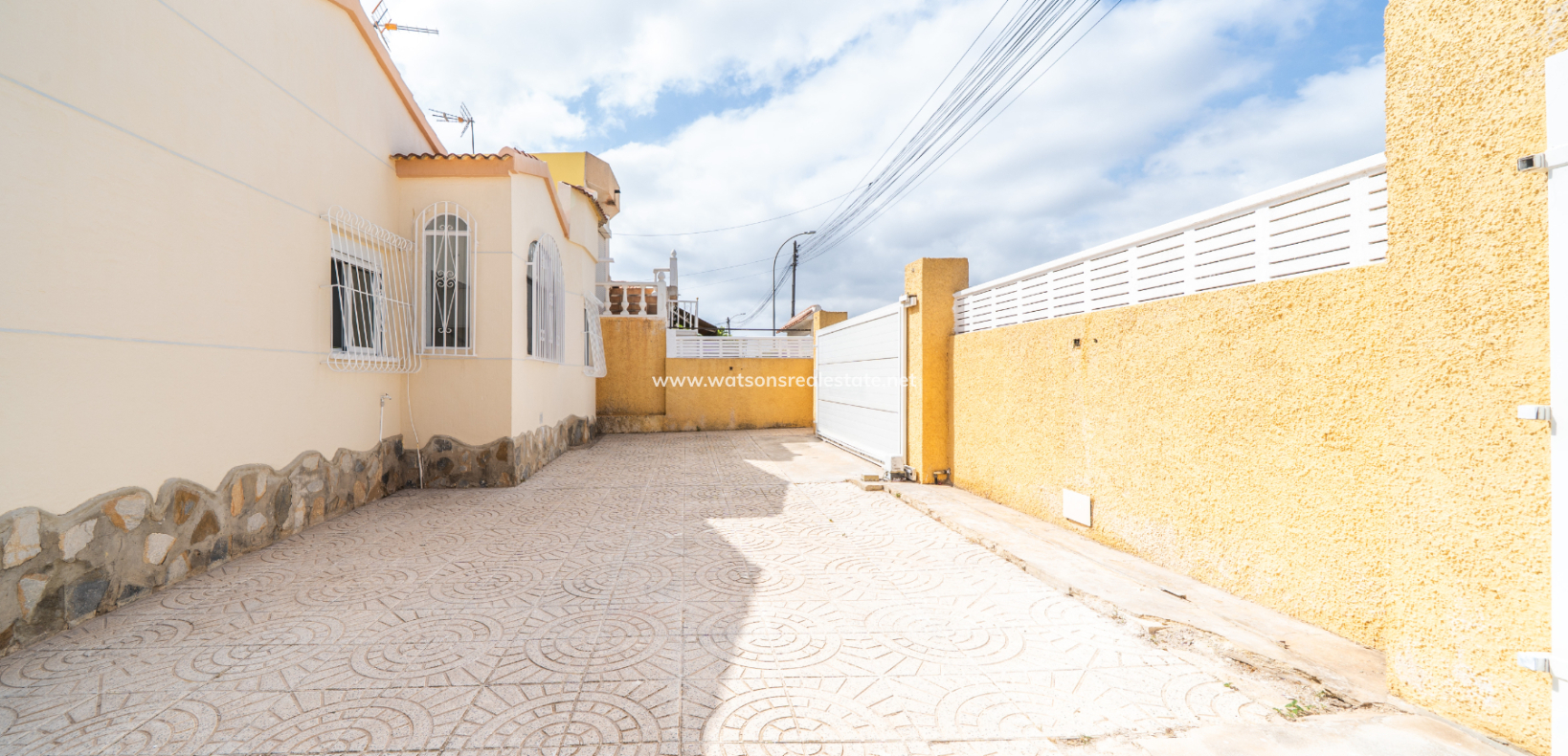 Resale - Fristaende Villa - Urb. La Marina