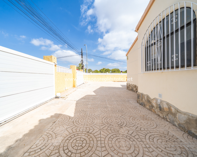 Resale - Fristaende Villa - Urb. La Marina