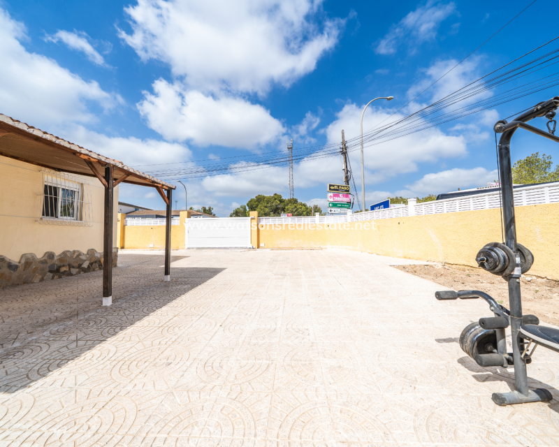 Resale - Fristaende Villa - Urb. La Marina