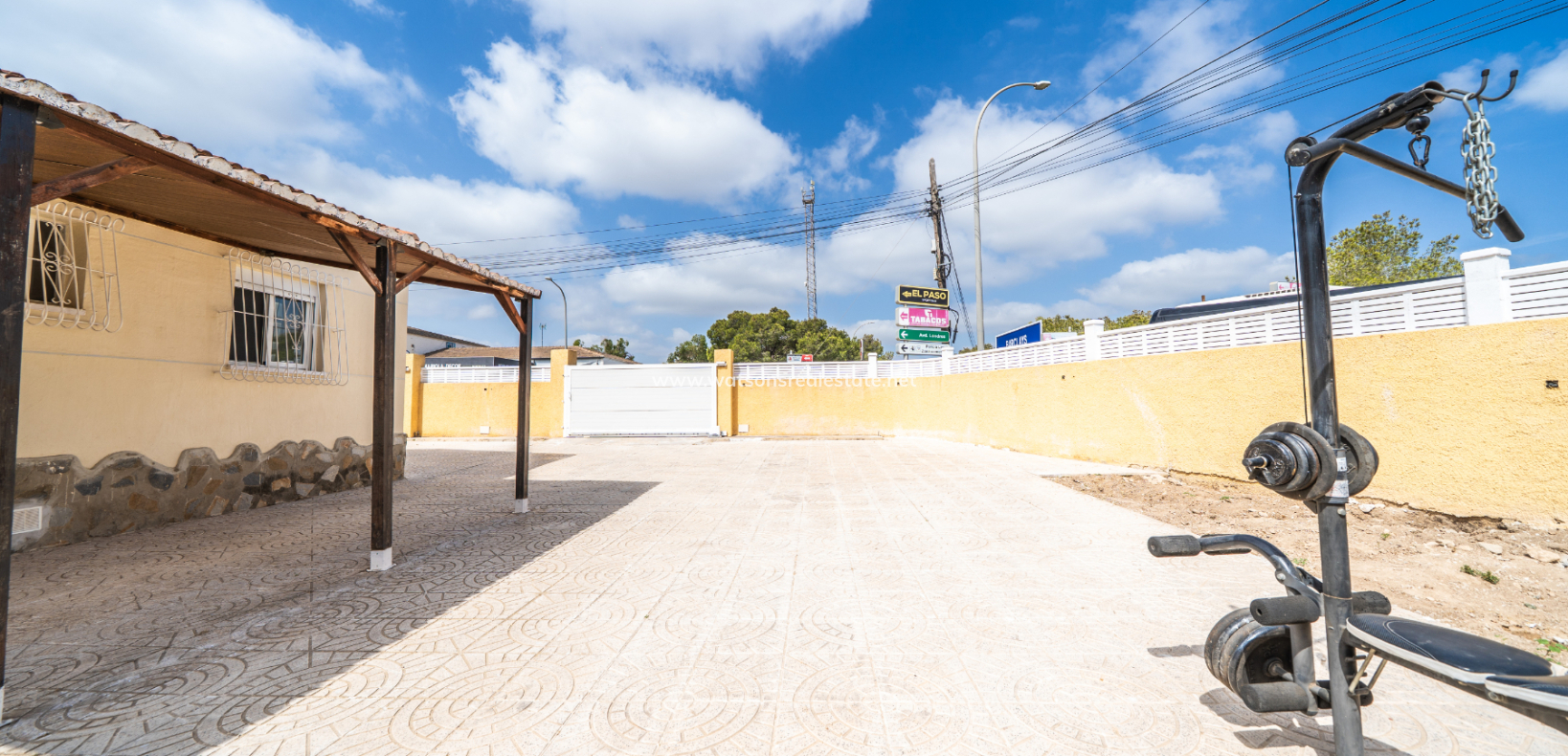 Resale - Fristaende Villa - Urb. La Marina