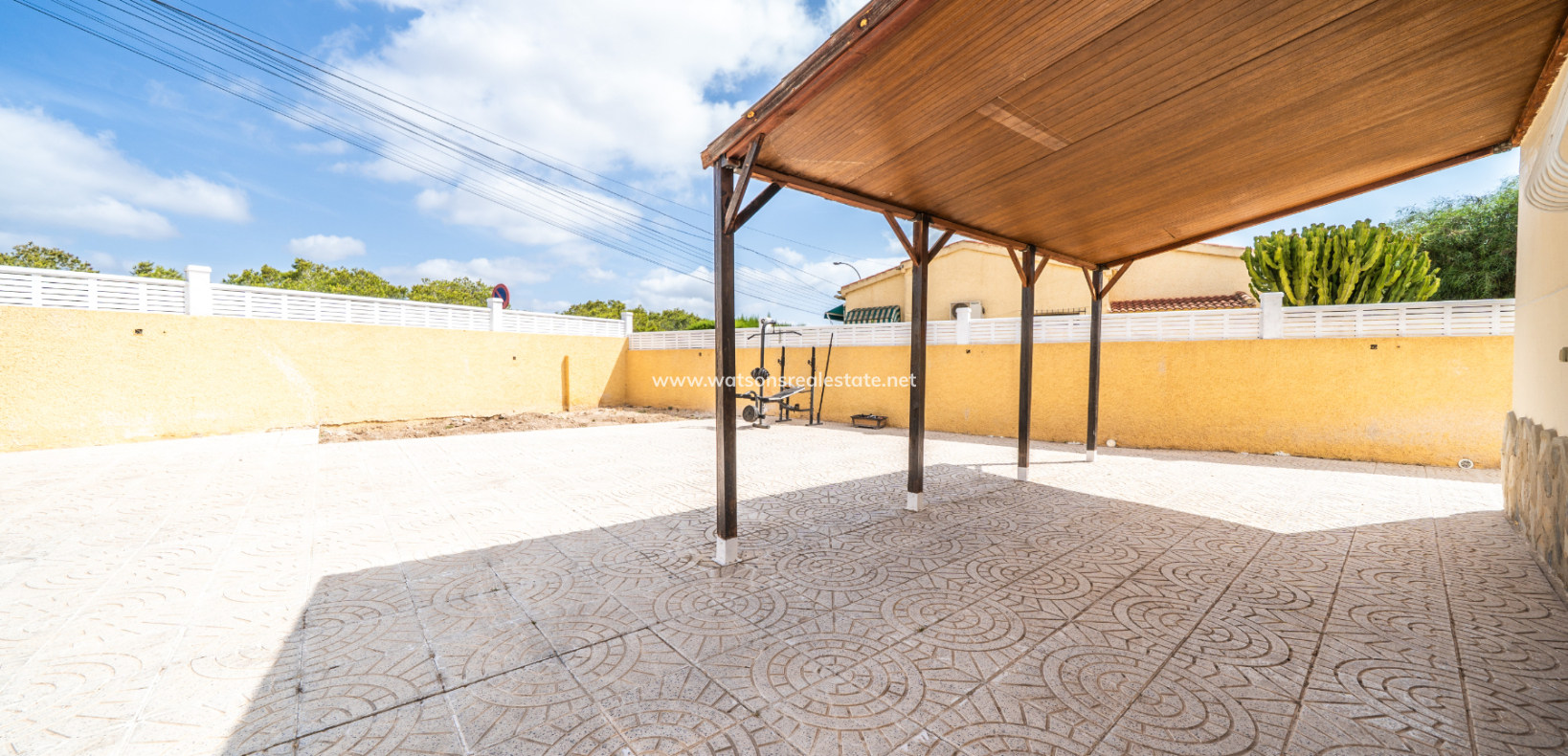 Resale - Fristaende Villa - Urb. La Marina