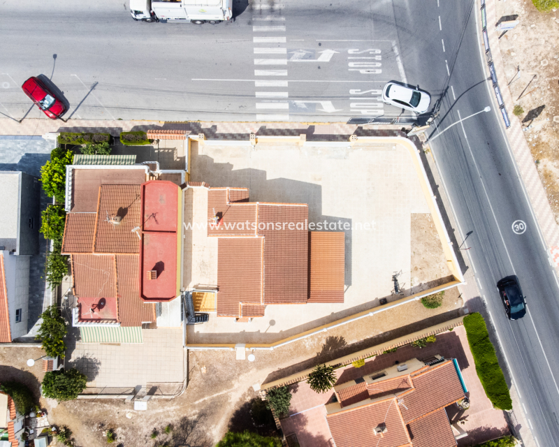 Resale - Fristaende Villa - Urb. La Marina