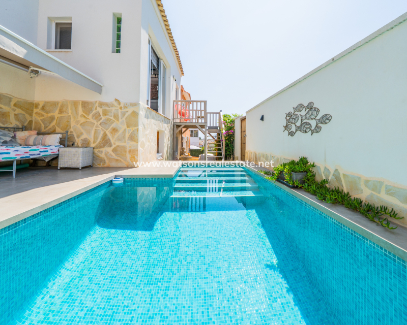Resale - Fristaende Villa - Urb. La Marina