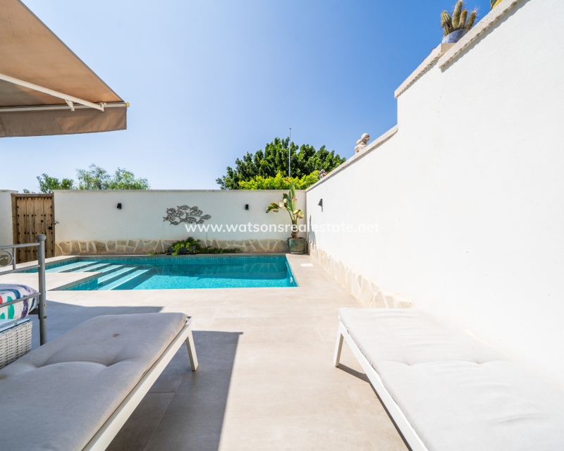 Resale - Fristaende Villa - Urb. La Marina