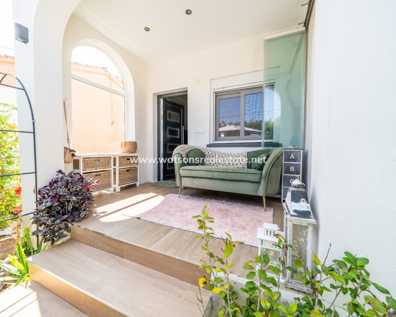 Resale - Fristaende Villa - Urb. La Marina