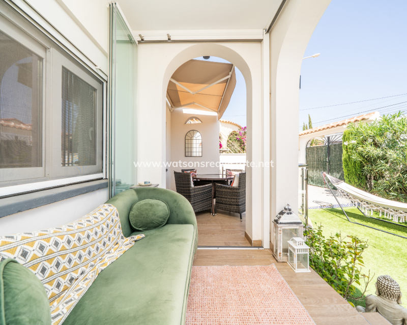 Resale - Fristaende Villa - Urb. La Marina