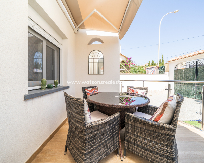Resale - Fristaende Villa - Urb. La Marina