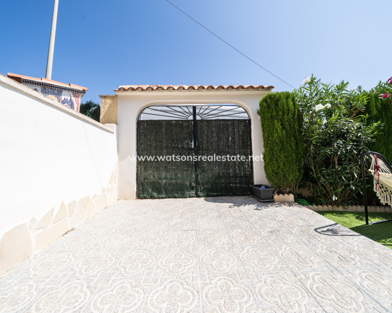 Resale - Fristaende Villa - Urb. La Marina
