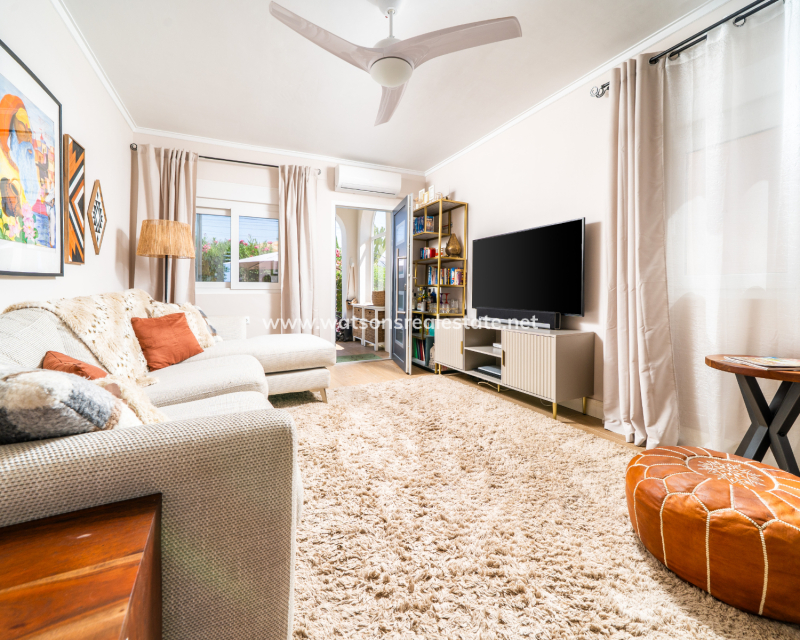 Resale - Fristaende Villa - Urb. La Marina