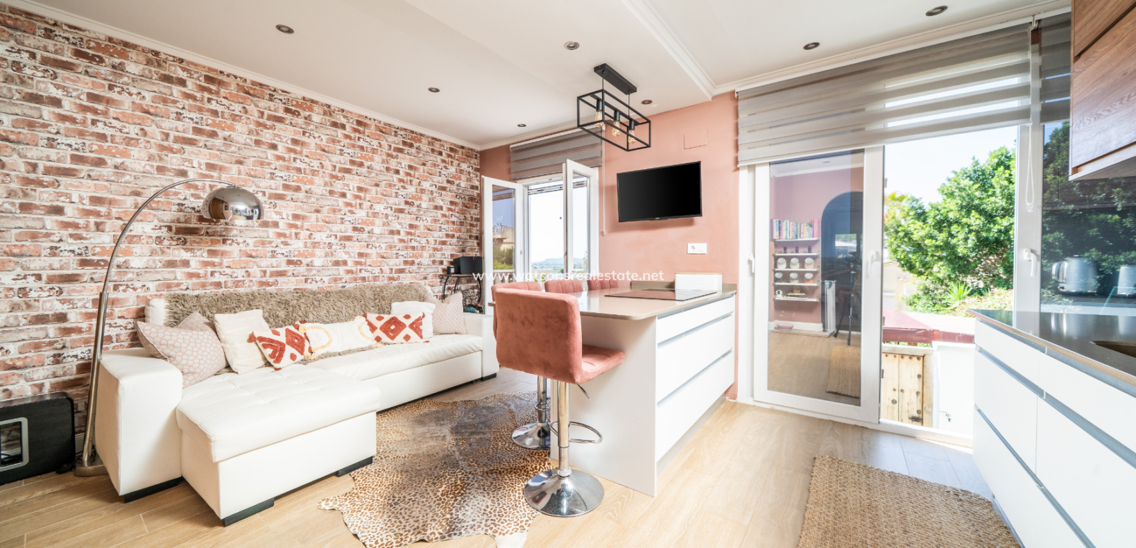 Resale - Fristaende Villa - Urb. La Marina