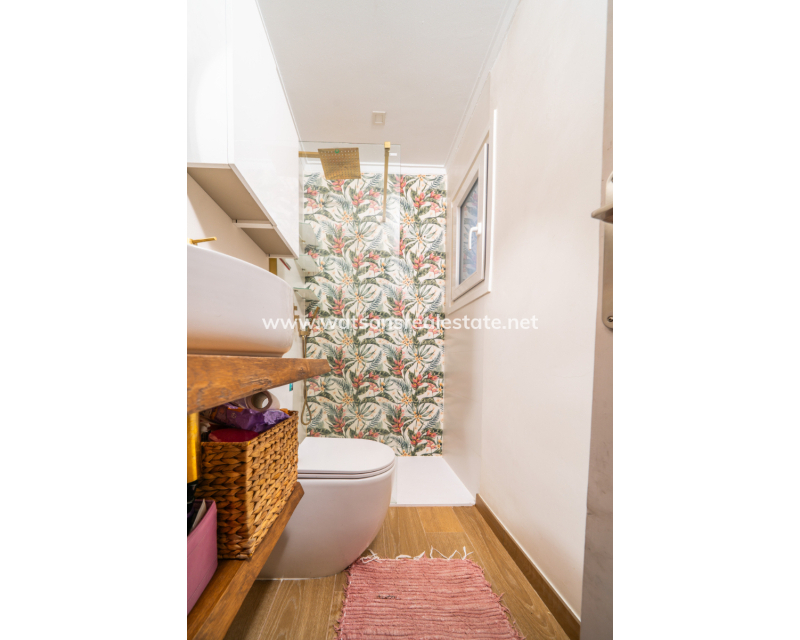 Resale - Fristaende Villa - Urb. La Marina