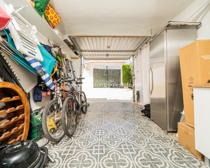 Resale - Fristaende Villa - Urb. La Marina
