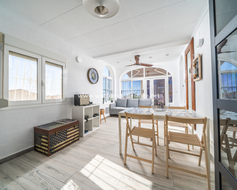 Resale - Fristaende Villa - Urb. La Marina