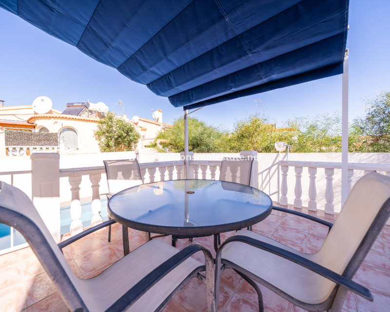 Resale - Fristaende Villa - Urb. La Marina